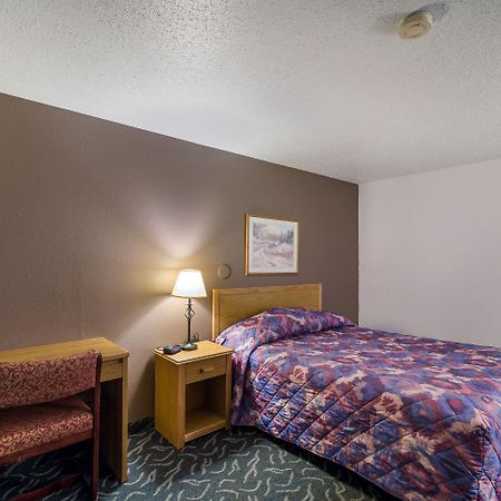 Rodeway Inn Gateway To Medora T-Roosevelt & Makoshika State Park Wibaux Ngoại thất bức ảnh