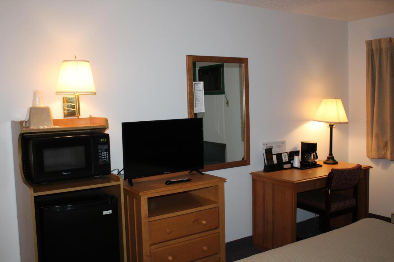 Rodeway Inn Gateway To Medora T-Roosevelt & Makoshika State Park Wibaux Ngoại thất bức ảnh
