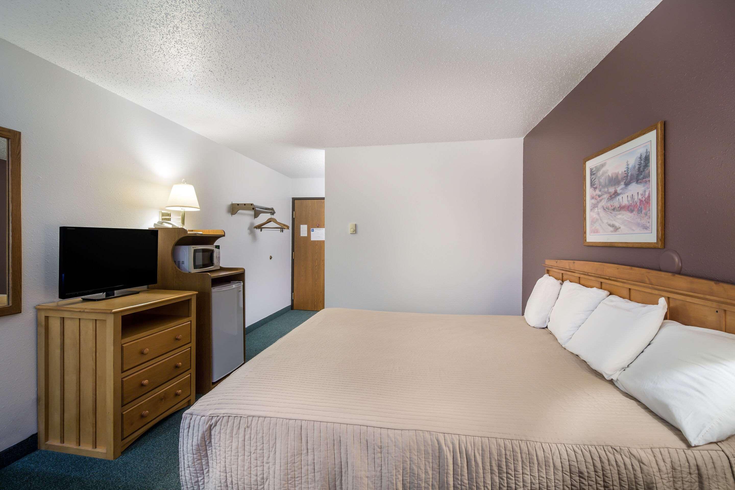 Rodeway Inn Gateway To Medora T-Roosevelt & Makoshika State Park Wibaux Ngoại thất bức ảnh