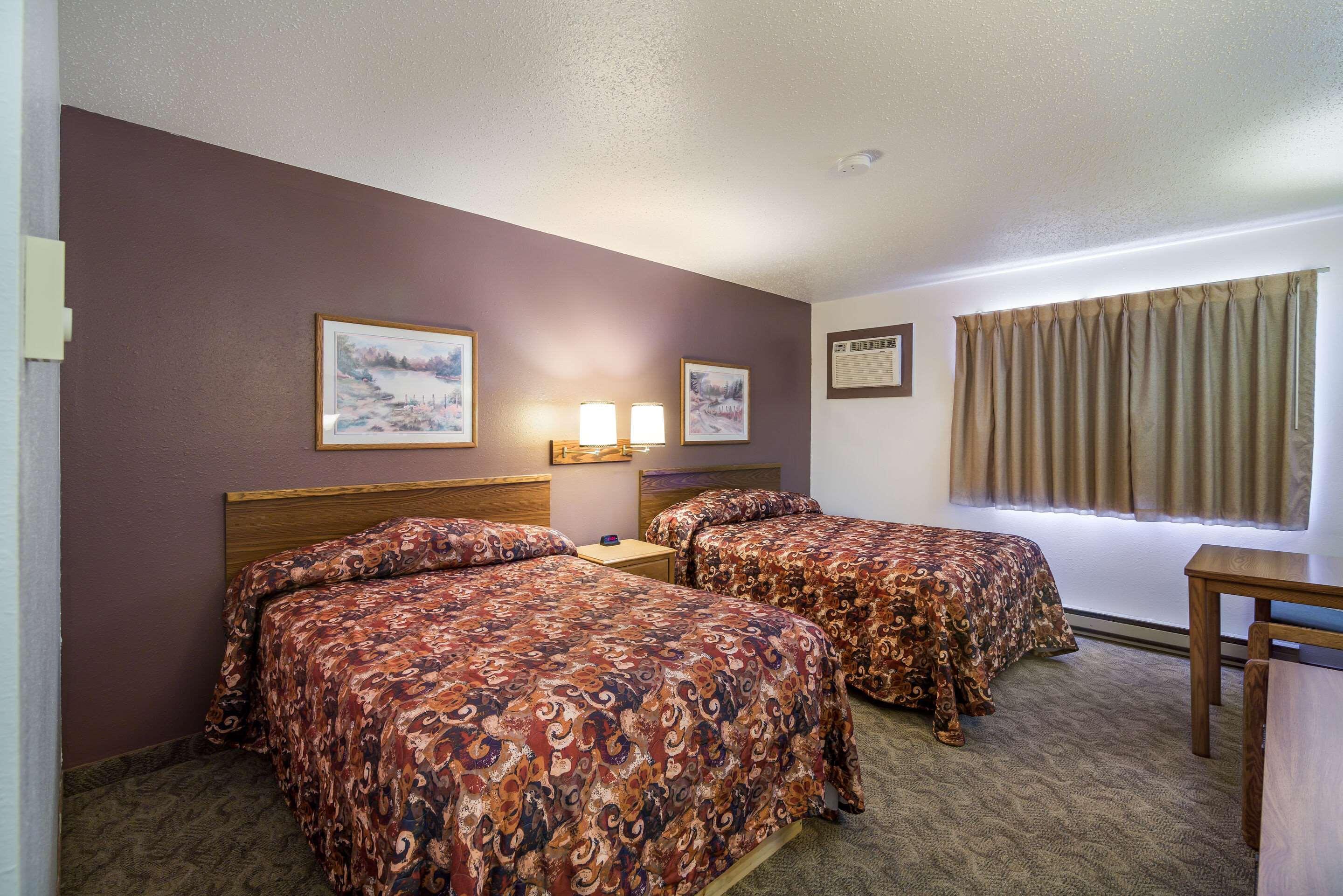 Rodeway Inn Gateway To Medora T-Roosevelt & Makoshika State Park Wibaux Ngoại thất bức ảnh