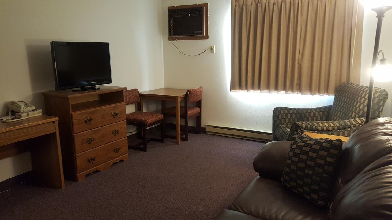 Rodeway Inn Gateway To Medora T-Roosevelt & Makoshika State Park Wibaux Ngoại thất bức ảnh