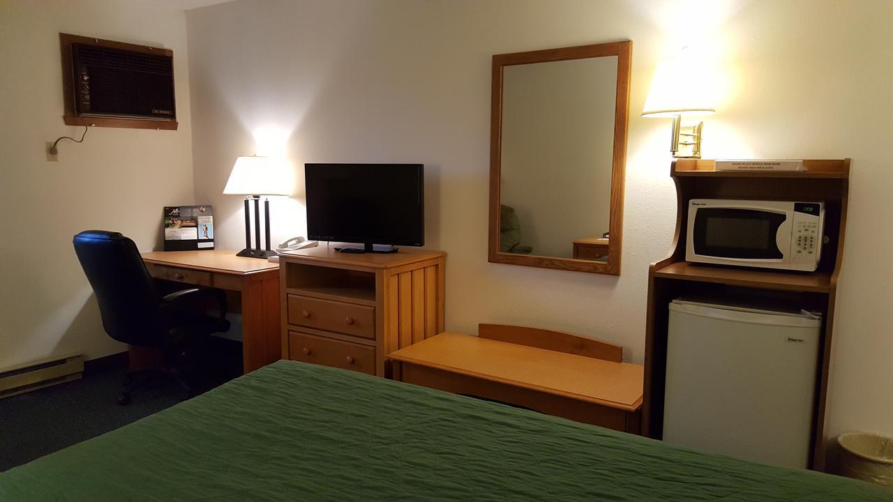 Rodeway Inn Gateway To Medora T-Roosevelt & Makoshika State Park Wibaux Ngoại thất bức ảnh