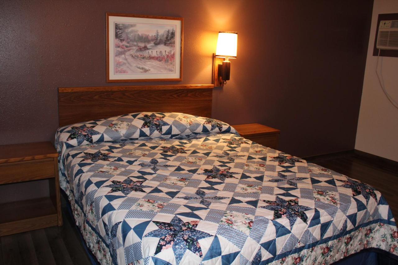 Rodeway Inn Gateway To Medora T-Roosevelt & Makoshika State Park Wibaux Ngoại thất bức ảnh